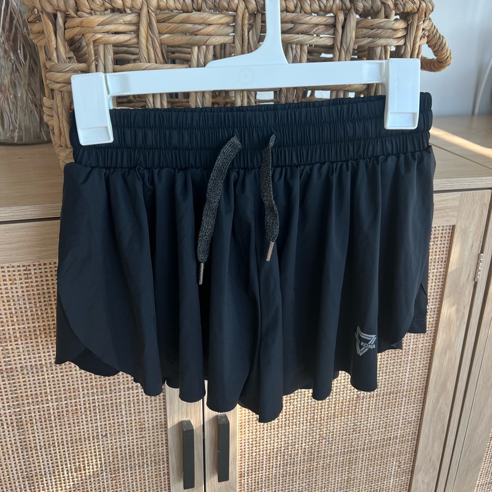 Keki Kona Black Flowy Shorts